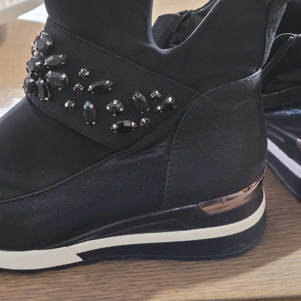 Atalina Black Slip on Ankle Boots Floral - Picture 9 of 11